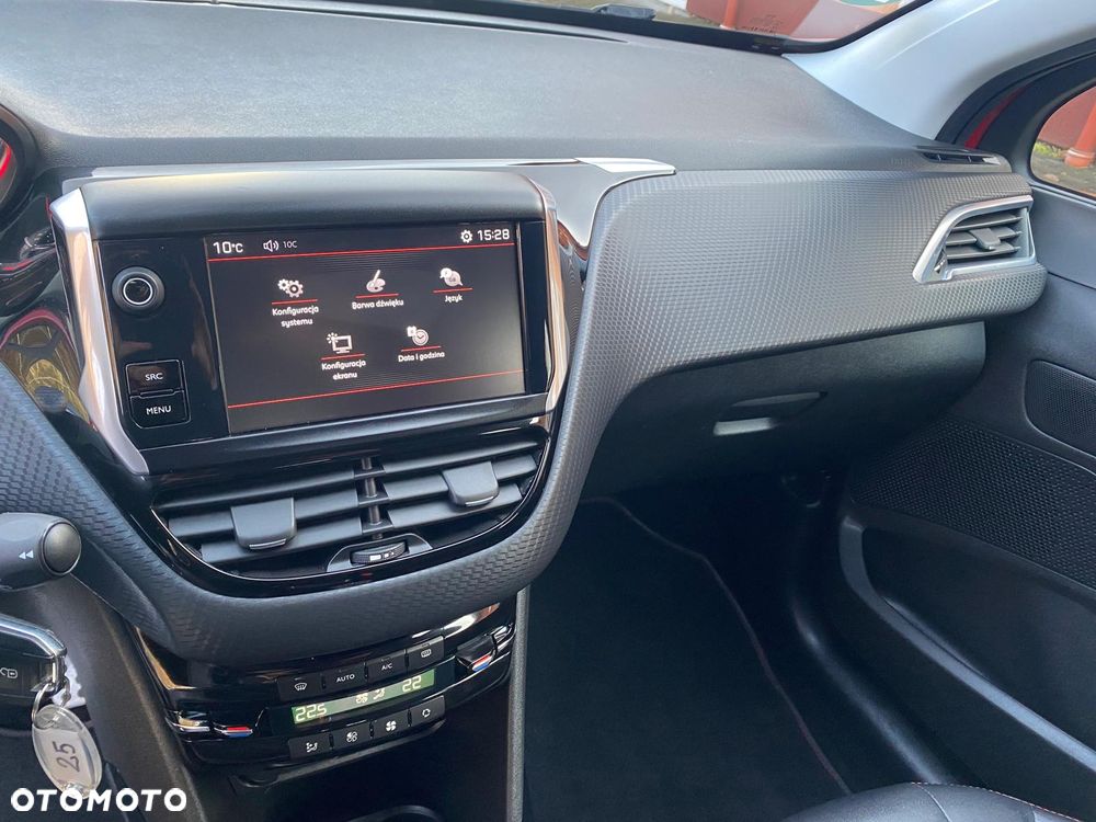 Peugeot 2008 1.2 PureTech GT Line S&S - 4