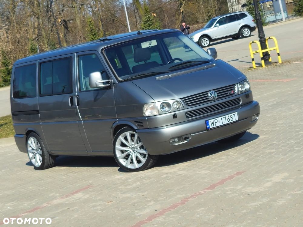 Volkswagen Multivan - 1