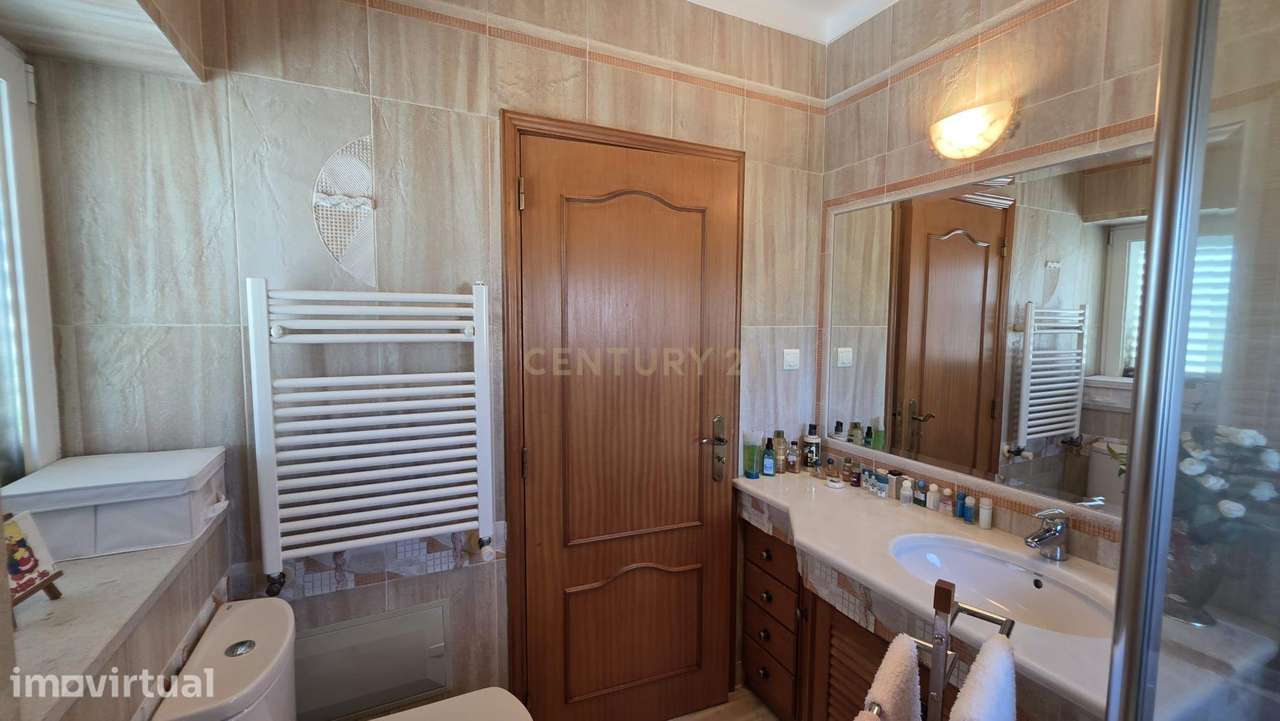 Moradia Isolada LUXO T6 Sesimbra inserida num lote de 623m2 - Grande imagem: 5/38