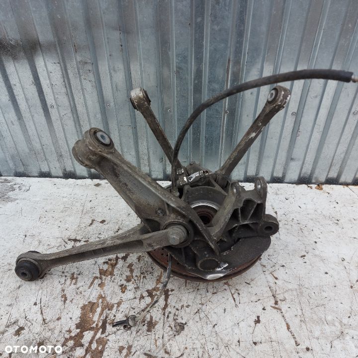 ZWROTNICA PIASTA TYL PRAWA PORSCHE CARERRA 911 996 99633111205 ORYGINAL DEMONTAZ 996.331.112.05 - 12