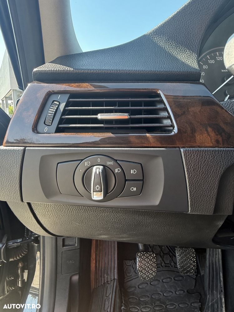 BMW Seria 3 318d - 16
