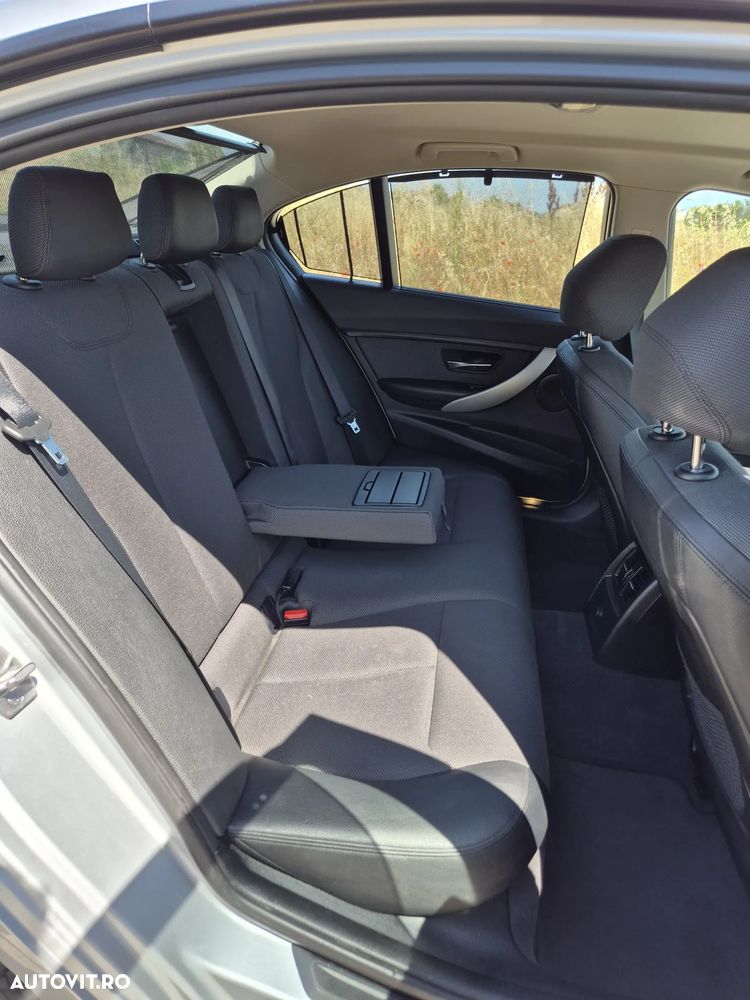 BMW Seria 3 320d xDrive Aut. Sport Line - 9
