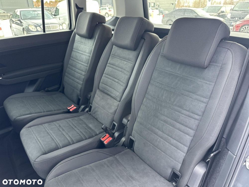 Volkswagen Touran - 17