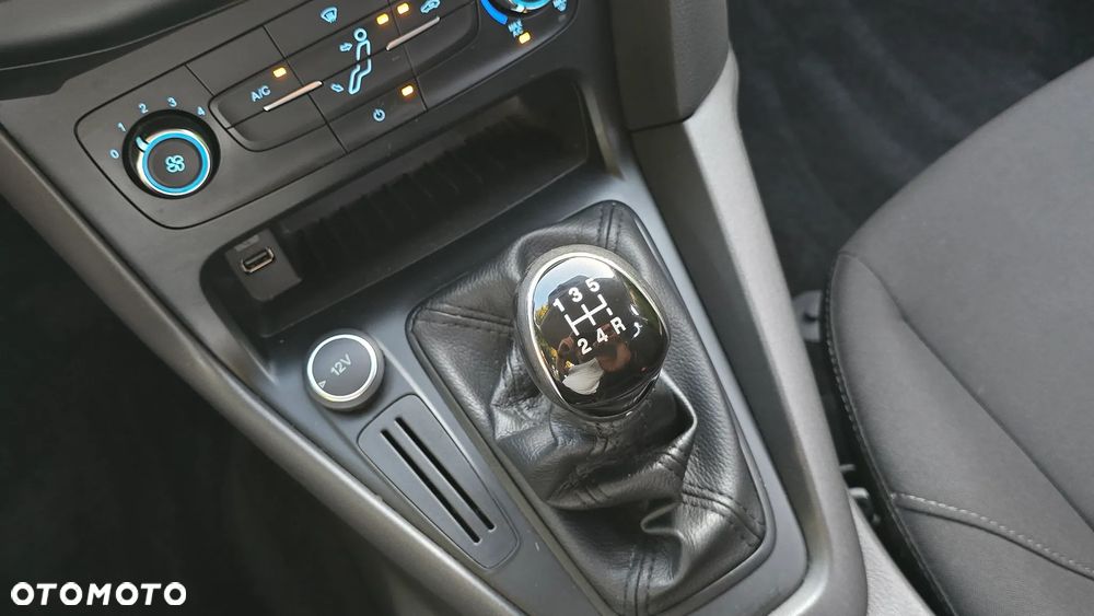 Ford Focus 1.6 Edition - 17