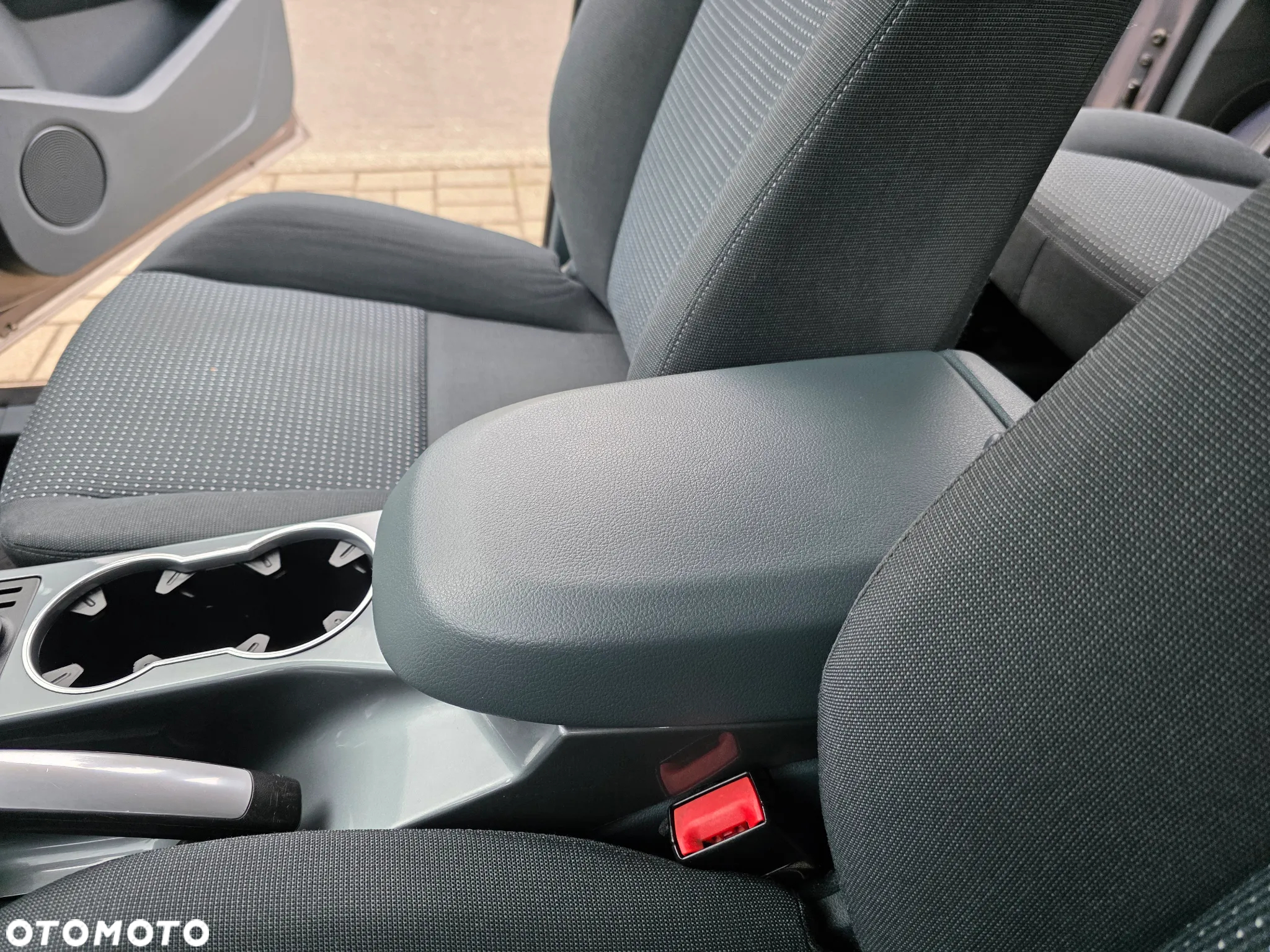 Ford Grand C-MAX 2.0 TDCi Edition MPS6 - 32