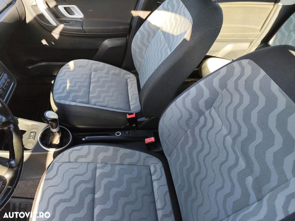 Skoda Roomster 1.4 Comfort - 6