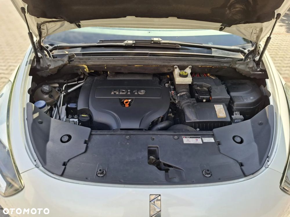 Citroën DS5 HDi 165 SoChic - 16