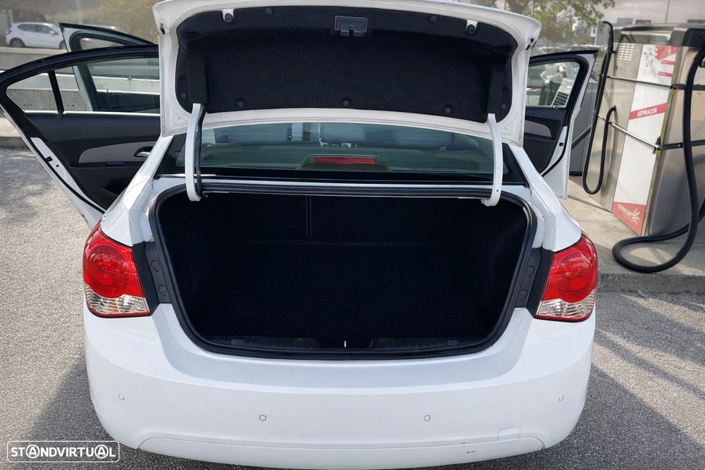 Chevrolet Cruze 1.6 LS - 10
