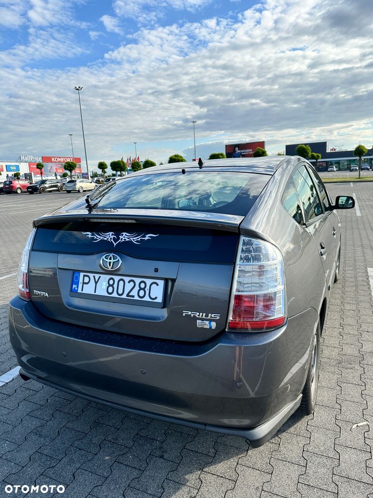 Toyota Prius - 8