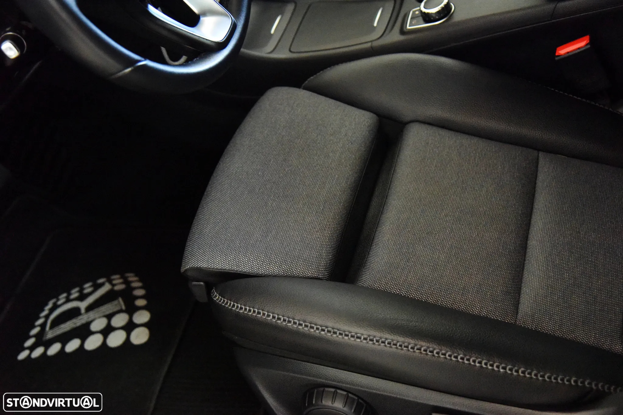 Mercedes-Benz GLA 180 (CDI) d 7G-DCT Urban - 12
