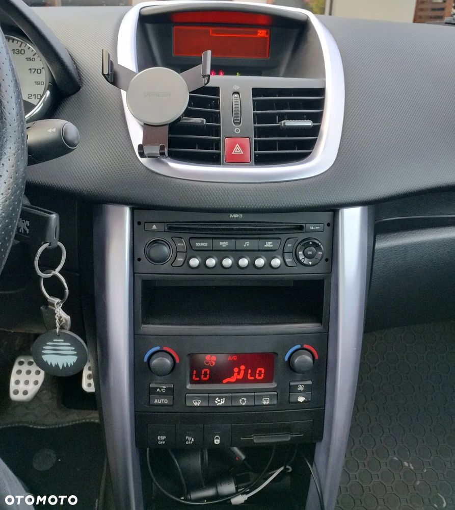 Peugeot 207 CC - 21