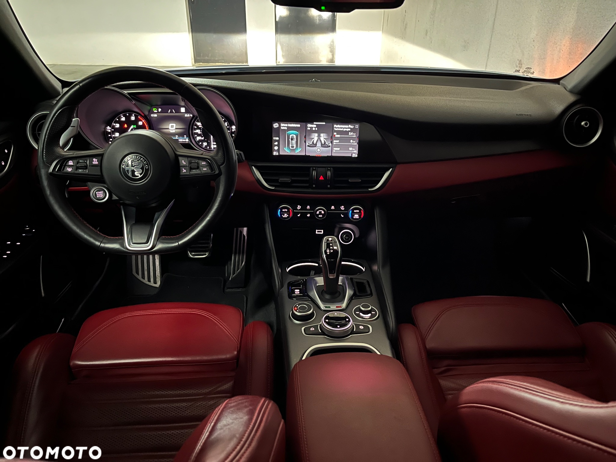 Alfa Romeo Giulia 2.0 Turbo 16V AT8 Veloce Ti - 31