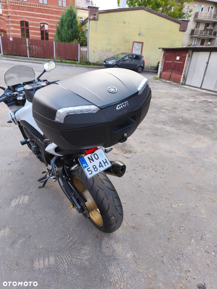 Yamaha FZ8 - 16
