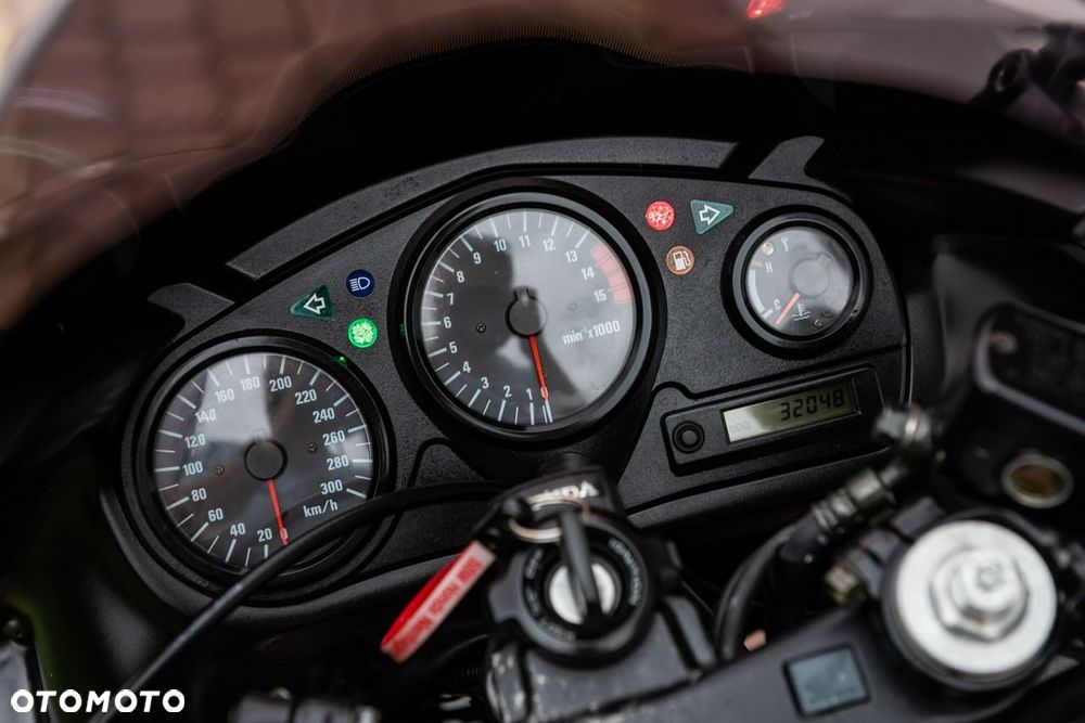 Honda CBR - 8