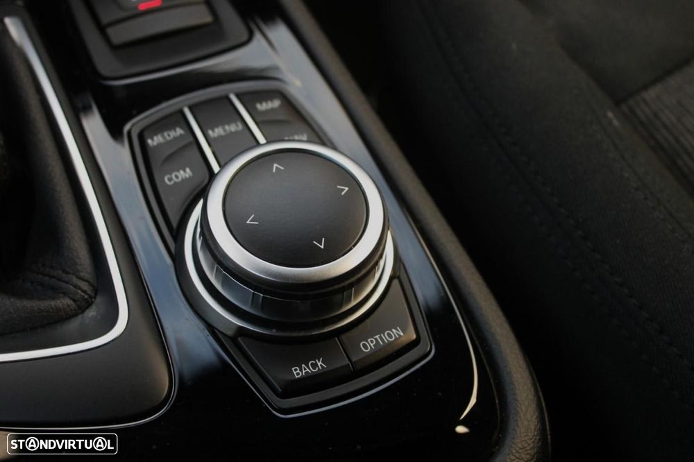 BMW 216 Active Tourer d Advantage Auto - 37