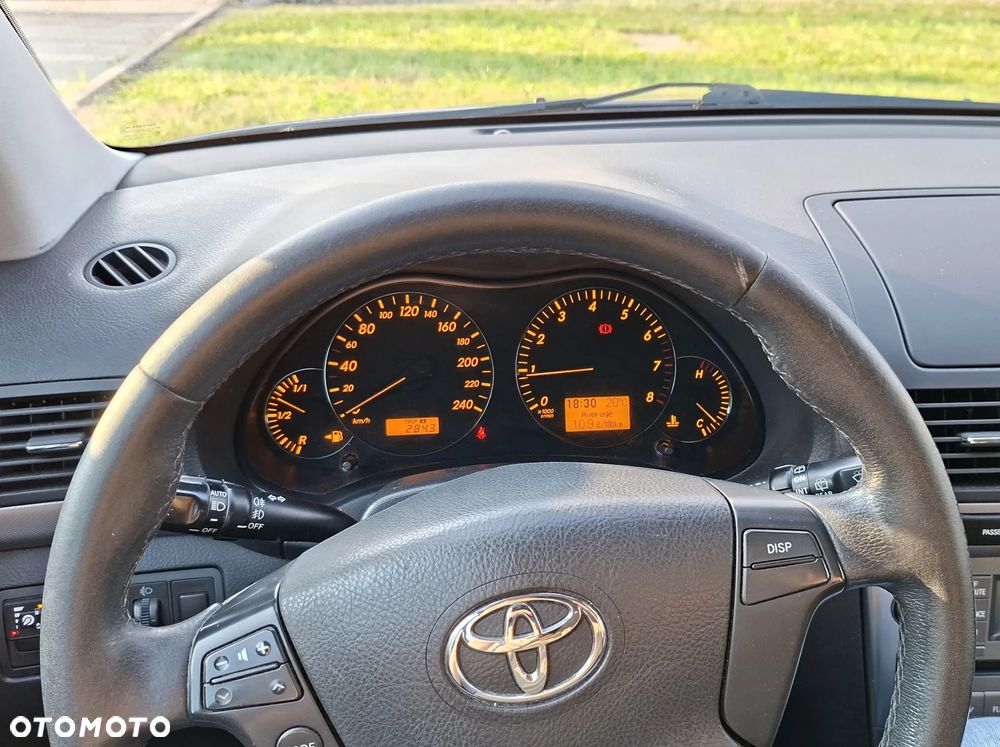 Toyota Avensis 1.8 VVT-i Sol - 12