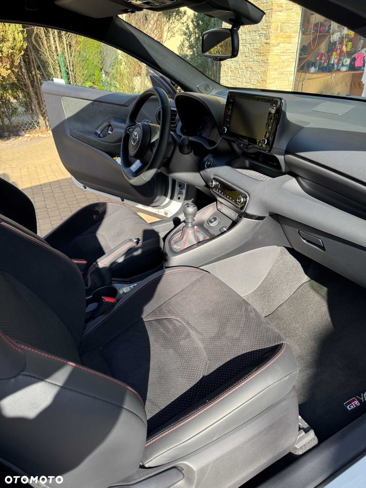 Toyota Yaris - 8