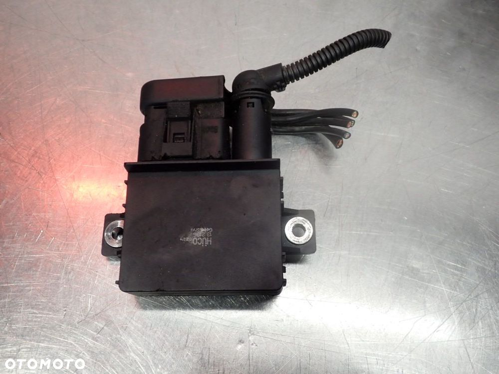 PRZEKAŹNIK ŚWIEC ŻAROWYCH BMW E46 TOURING - 1