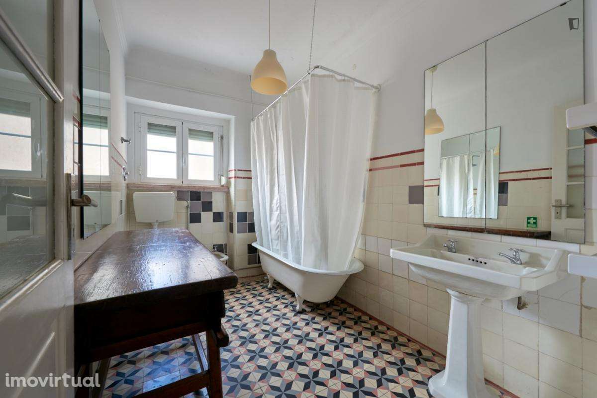 Quarto - localizado em Alameda Lisbon - Grande imagem: 3/53