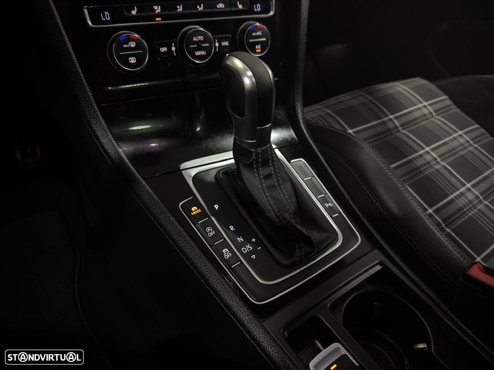 VW Golf 2.0 TDI GTD DSG - 27