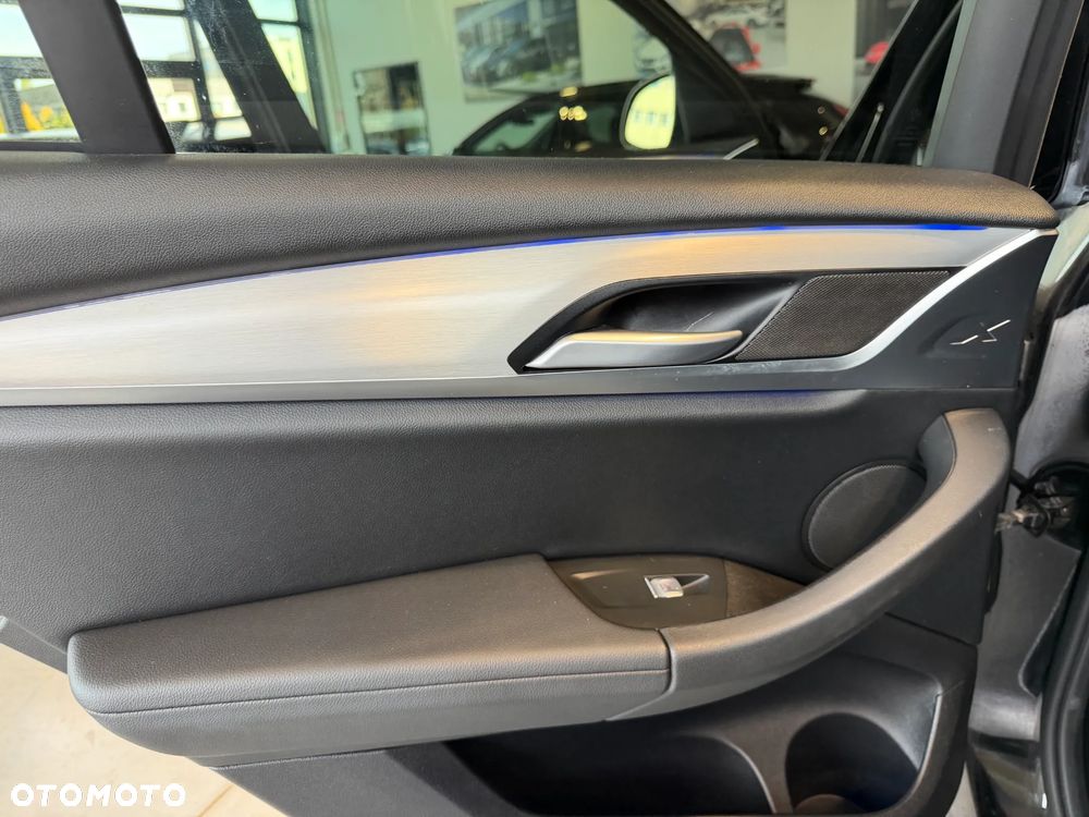 BMW X3 xDrive30i - 14