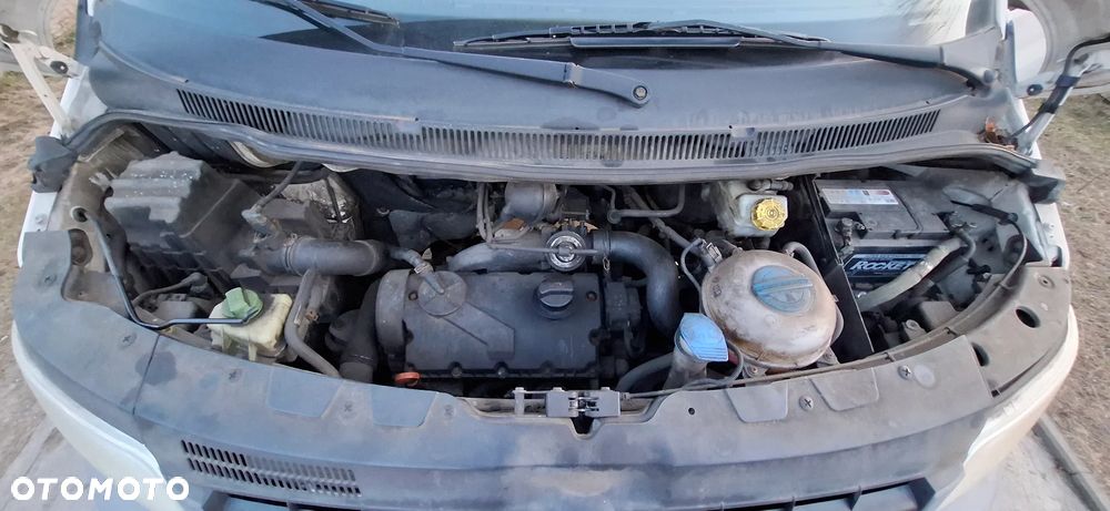 Volkswagen Transporter T5 - 16