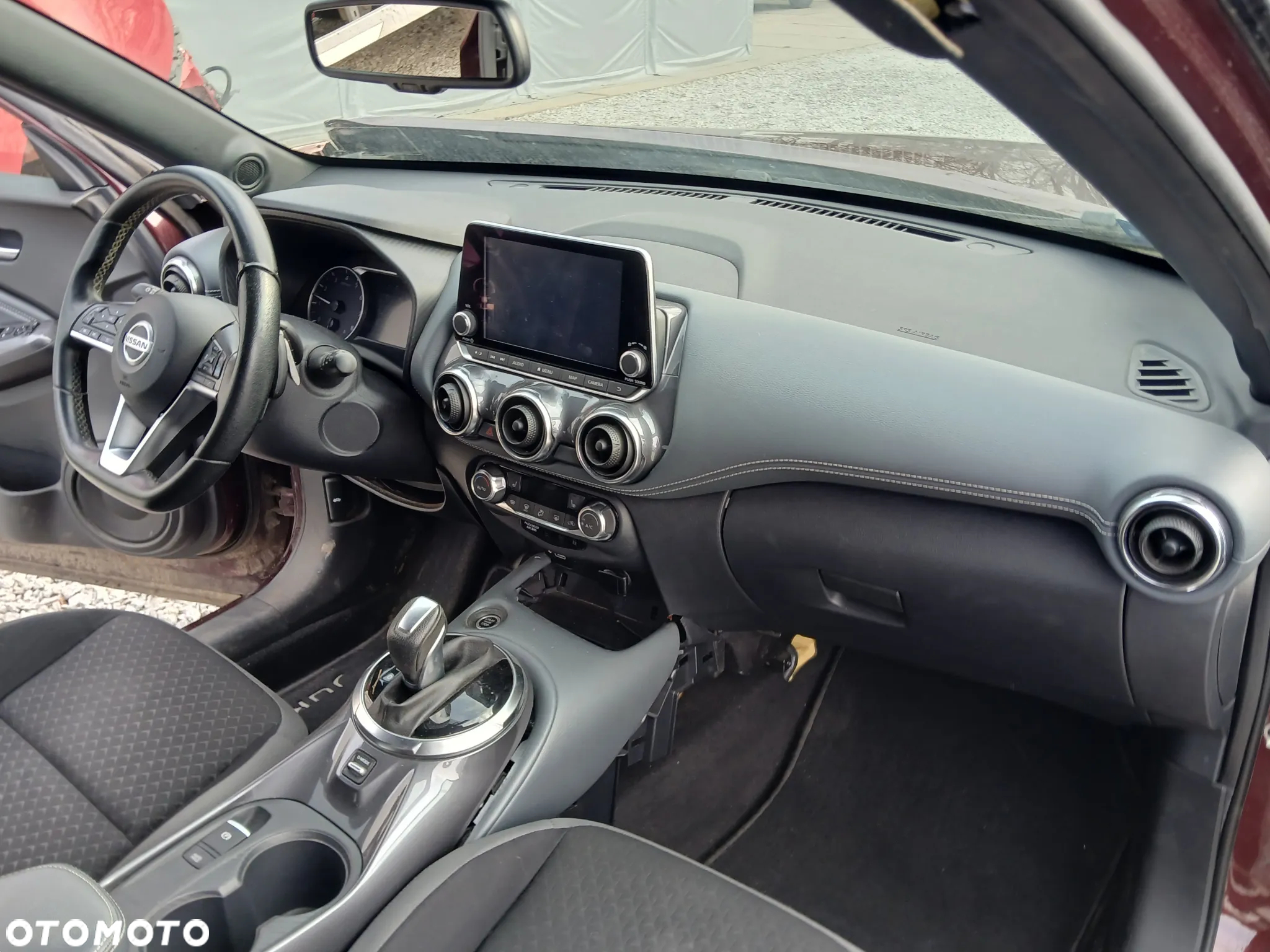 Nissan Juke 1.0 DIG-T N-Connecta DCT - 10