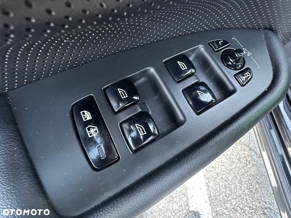 Volvo XC 90 T8 AWD Plug-In Hybrid R-Design 7os - 17