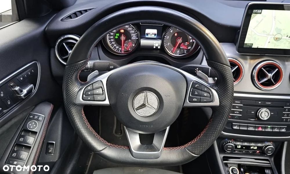 Mercedes-Benz CLA 250 4Matic 7G-DCT AMG Line - 7