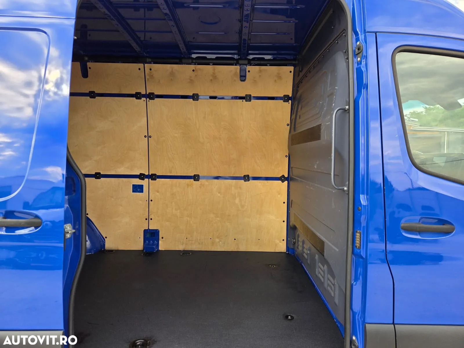 Mercedes-Benz New Sprinter L3H2 - 14