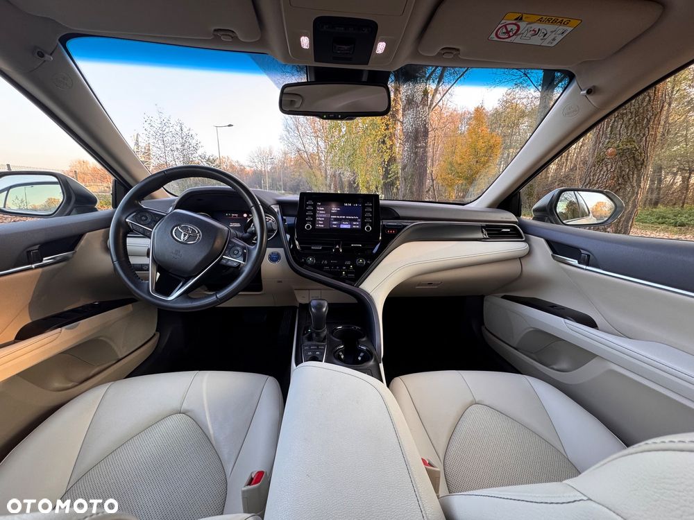 Toyota Camry - 12