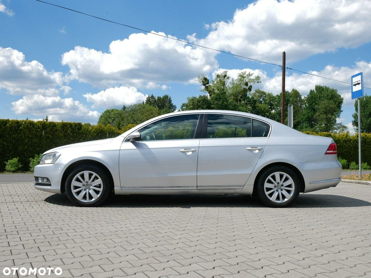 Volkswagen Passat 1.6 TDI DPF BlueMot Comfortline - 2