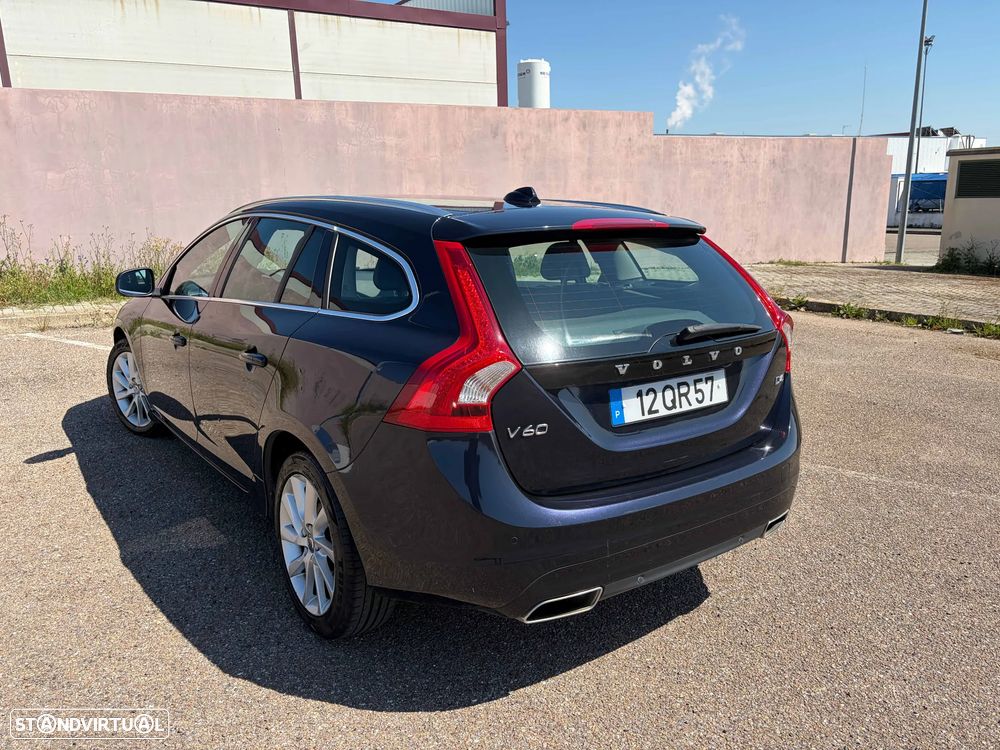 Volvo V60 2.0 D4 Summum - 4