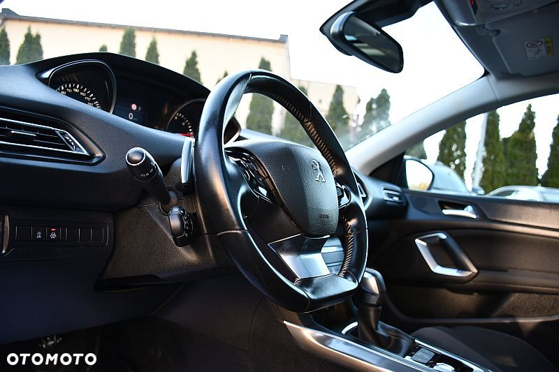 Peugeot 308 BlueHDi 130 EAT8 Stop & Start Allure Pack - 11