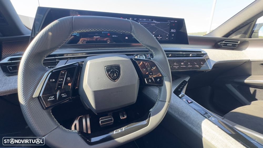 Peugeot E-3008 73 kWh GT - 12