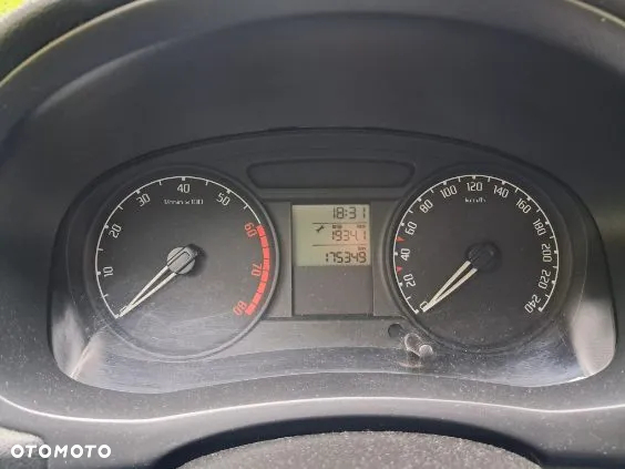 Skoda Fabia - 6