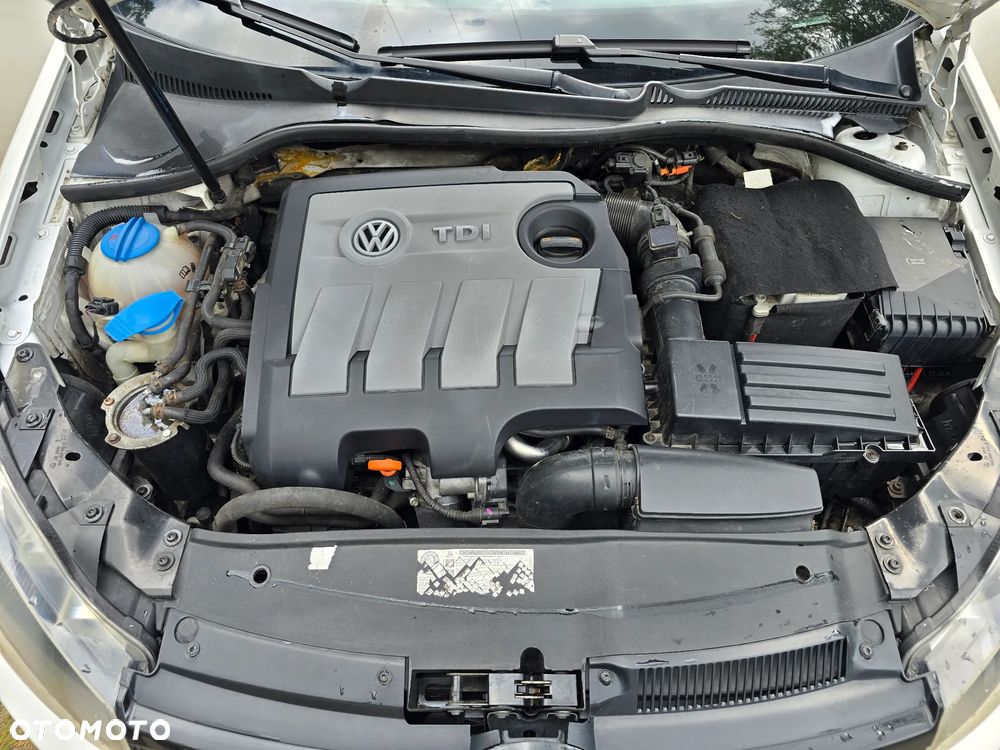 Volkswagen Golf 1.6 TDI DPF Highline - 14