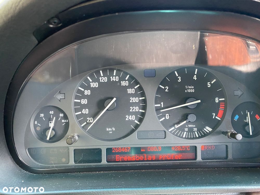 BMW Seria 7 728i L - 12