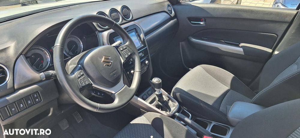 Suzuki Vitara 1.4 Boosterjet MHEV Passion - 9