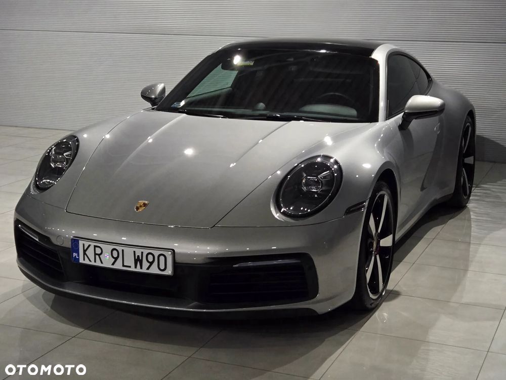 Porsche 911 Carrera 4S - 4