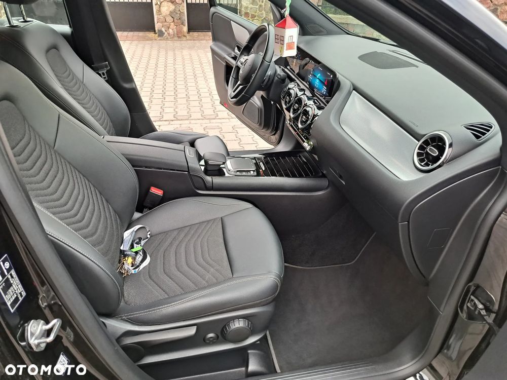 Mercedes-Benz Klasa B 180 d 8G-DCT - 28