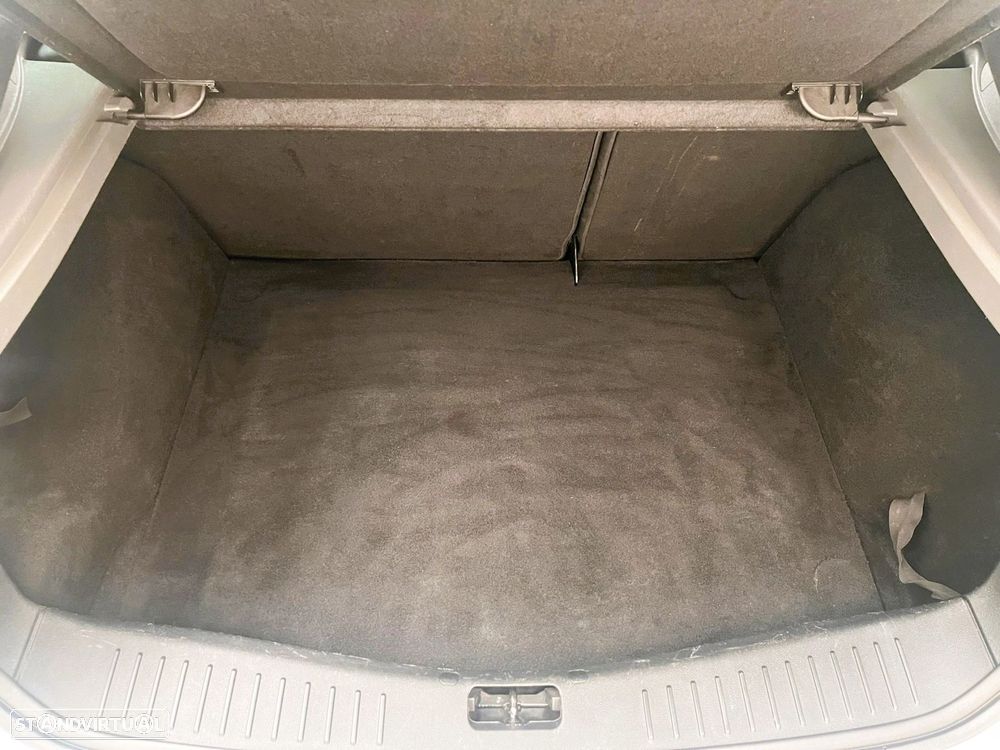 Ford Focus 2.5 T RS - 37