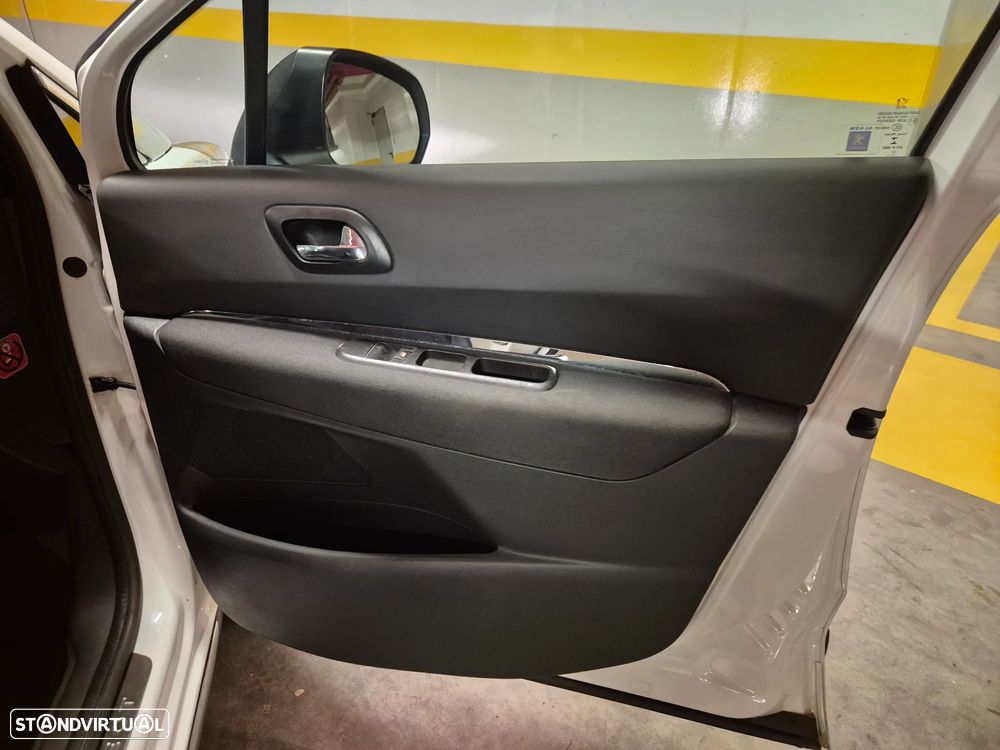 Peugeot 3008 1.6 HDi Style - 41