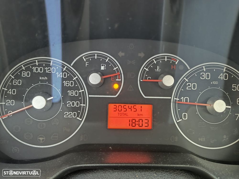 Fiat Grande Punto - 8