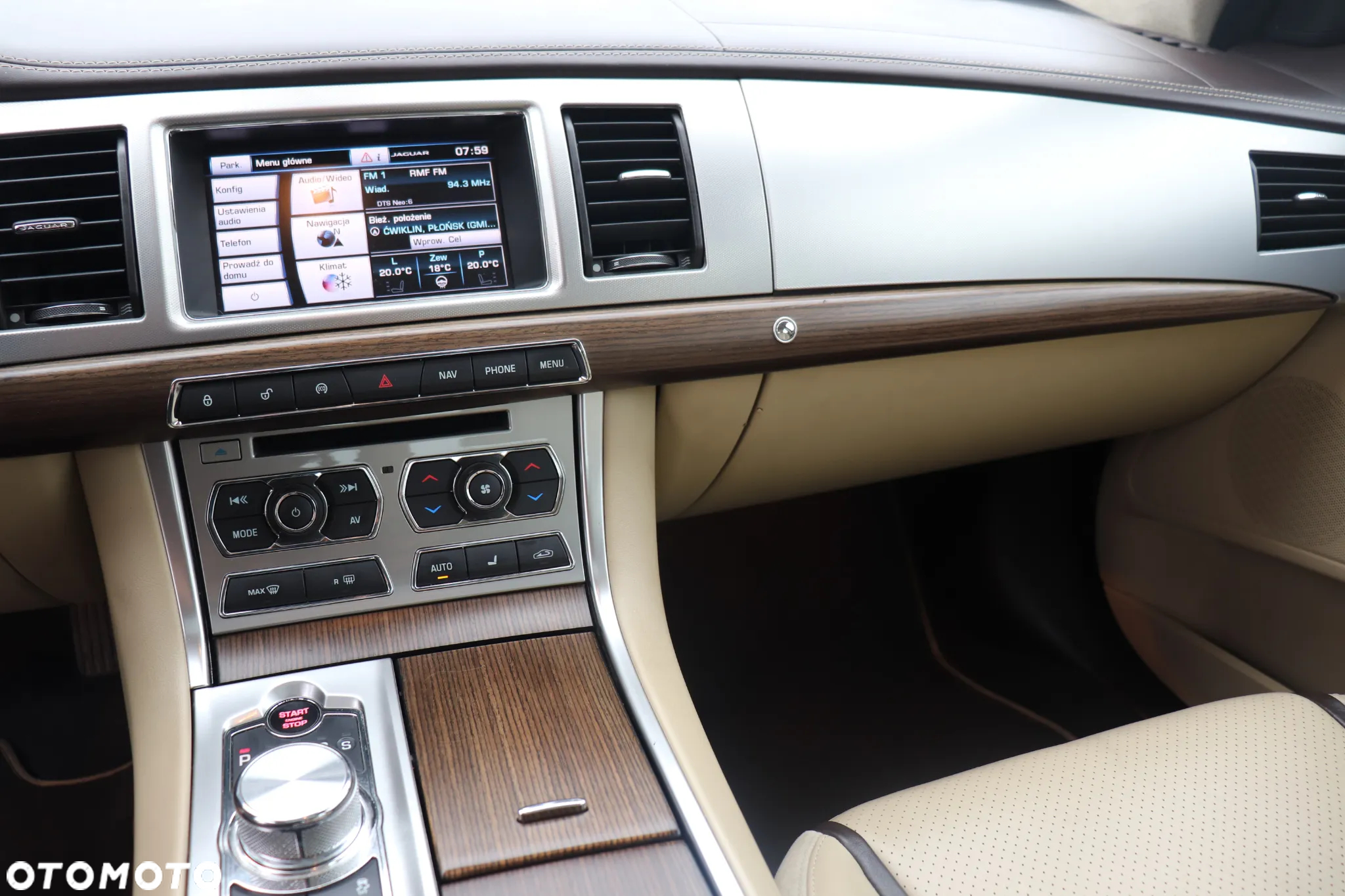 Jaguar XF 3.0 T AWD R-Sport - 23