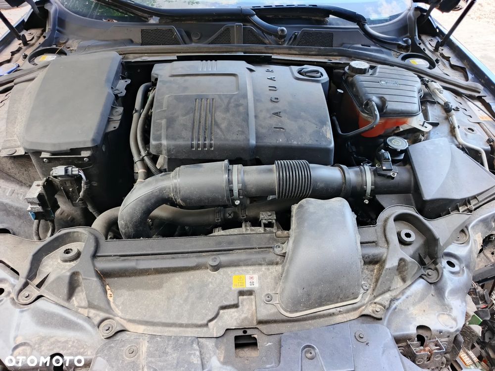 Jaguar XF 2.2 - 6
