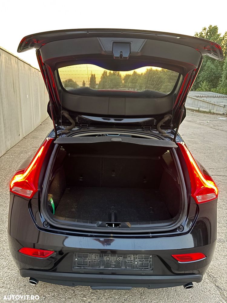 Volvo V40 D4 Momentum - 31