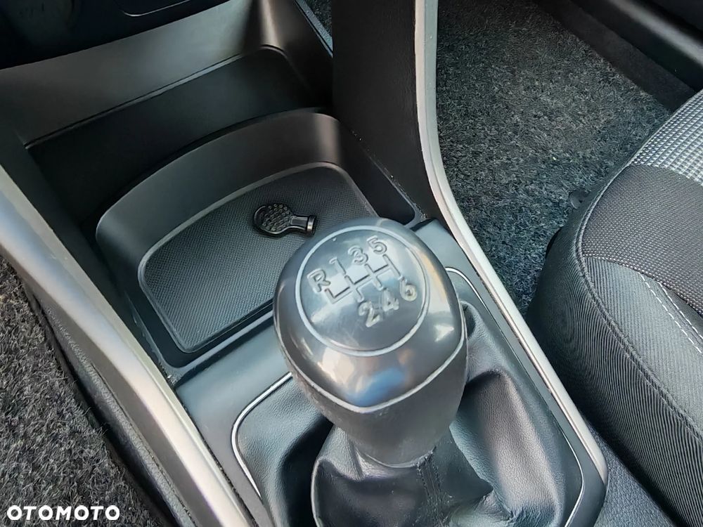 Hyundai i30 1.6 CRDI Trend - 19