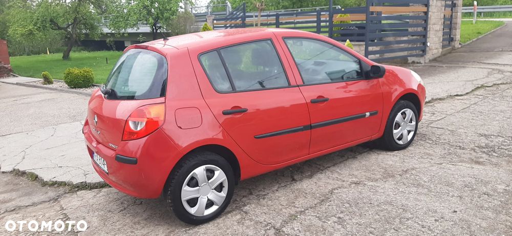 Renault Clio - 24