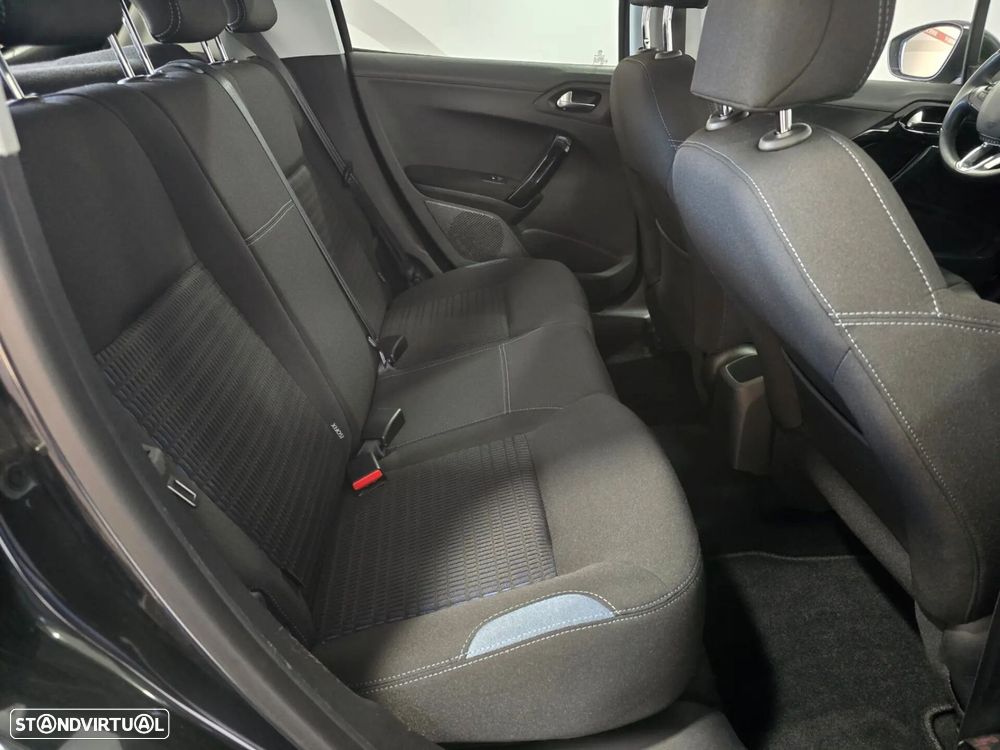 Peugeot 208 1.6 e-HDi Active - 17
